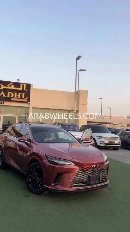 لكزس RX 2023 for Sale in الشارقة Image-4