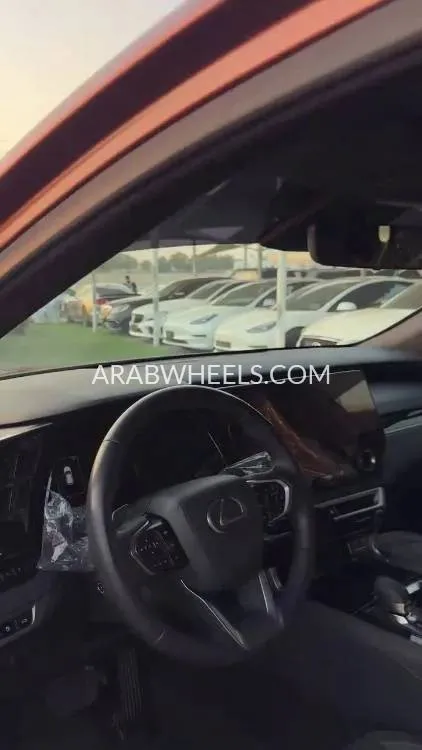 لكزس RX 2023 for Sale in الشارقة Image-6