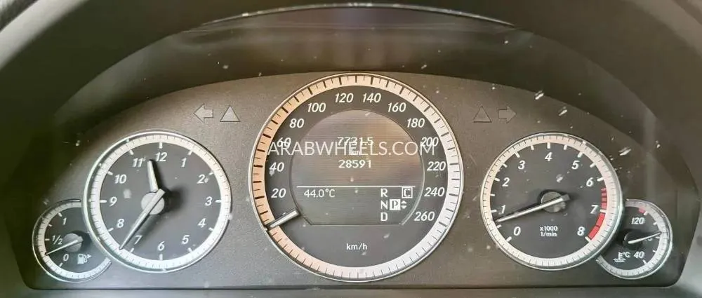 Mercedes Benz E Class 2010 for Sale in Dubai Image-8