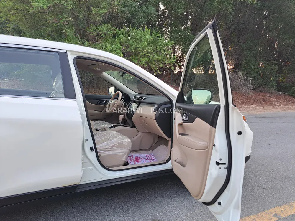 Nissan X-Trail 2015 for Sale in Sharjah Image-13