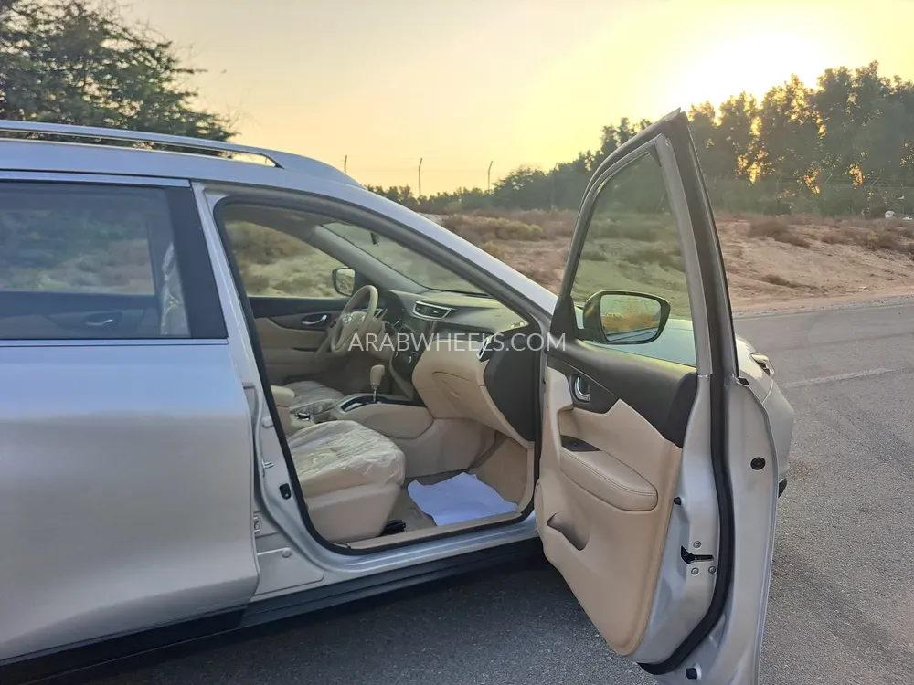 Nissan X-Trail 2015 for Sale in Sharjah Image-11