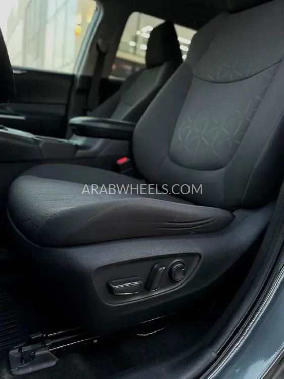 تويوتا راف 4 2020 for Sale in دبي Image-8