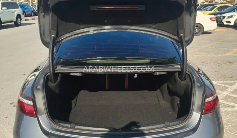 مرسيدس بنز كلاس E 2017 for Sale in الشارقة Image-18