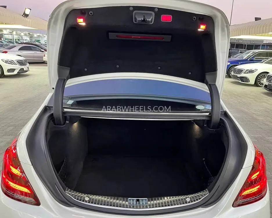 Mercedes Benz S Class 2015 for Sale in Ajman Image-13