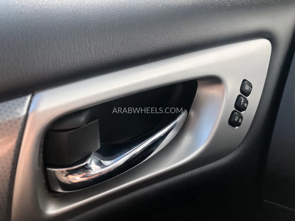 Nissan Pathfinder 2017 for Sale in Ajman Image-15