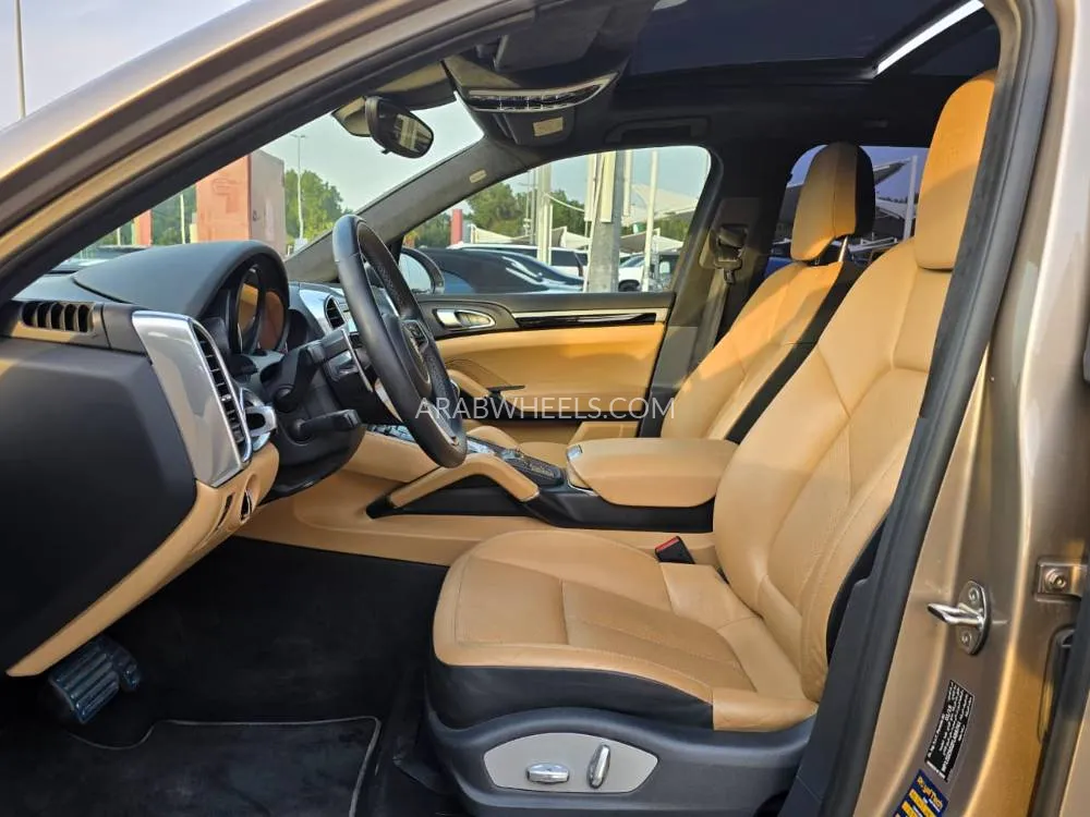 Porsche Cayenne 2017 for Sale in Dubai Image-9