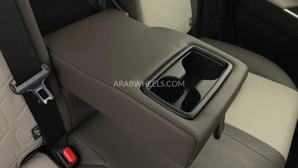 Toyota Rav4 2024 for Sale in Dubai Image-40