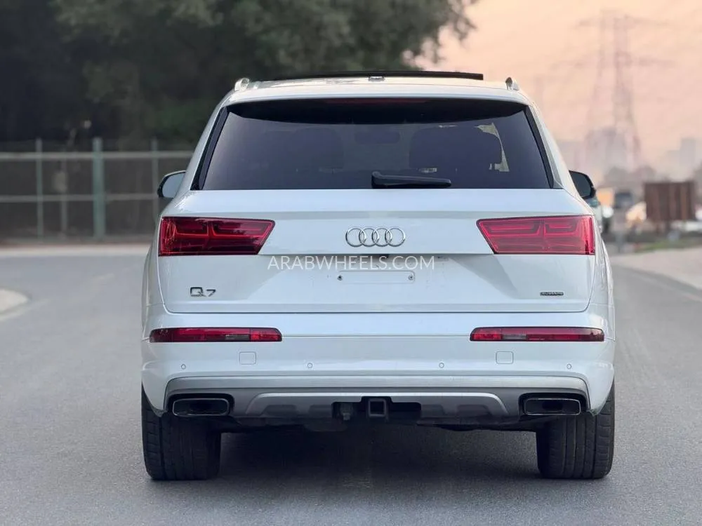 Audi Q7 2018 for Sale in Sharjah Image-5