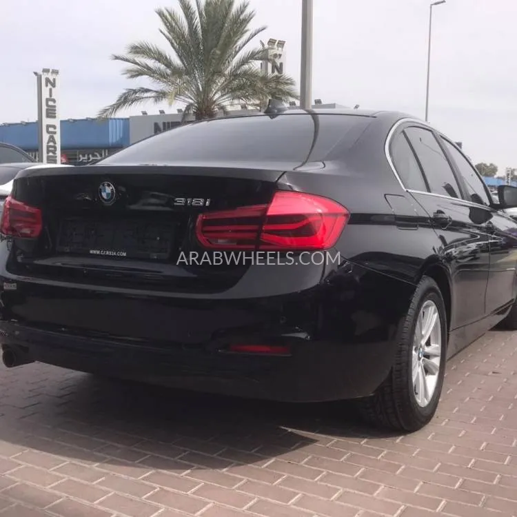 بي إم دبليو الفئة الثالثة 2017 for Sale in دبي Image-10
