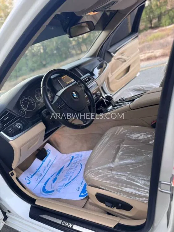 BMW 5 series 2016 for Sale in Sharjah Image-10