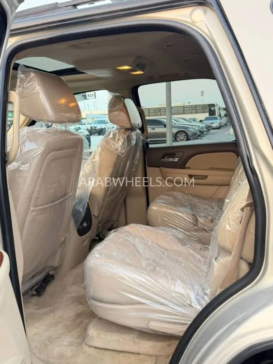 GMC Yukon 2007 for Sale in Sharjah Image-10