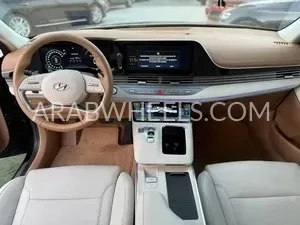 Hyundai Azera 2021 for Sale in Ajman Image-4