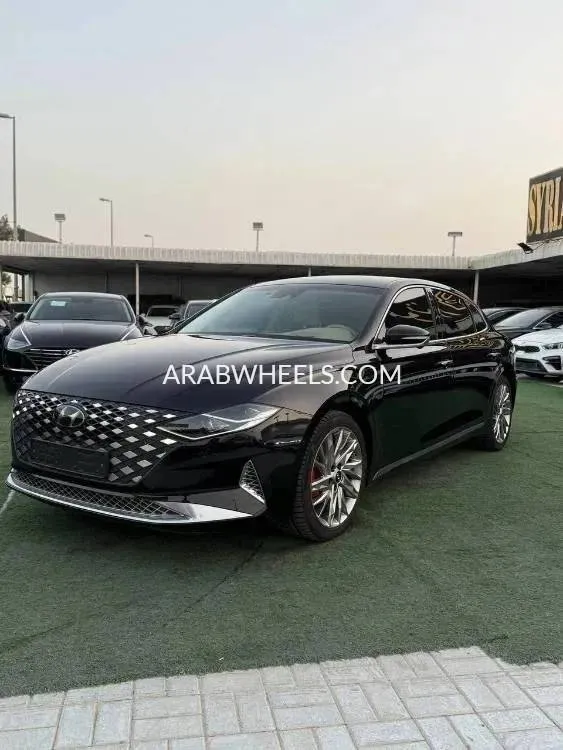 Hyundai Azera 2021 for Sale in Ajman Image-7