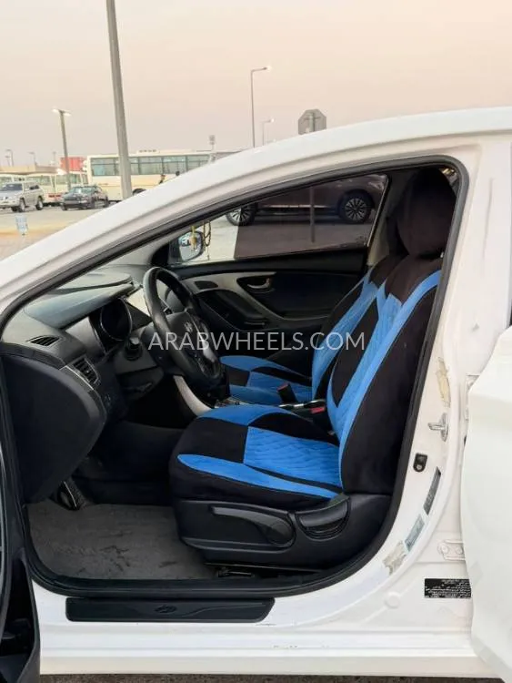 Hyundai Elantra 2012 for Sale in Sharjah Image-10