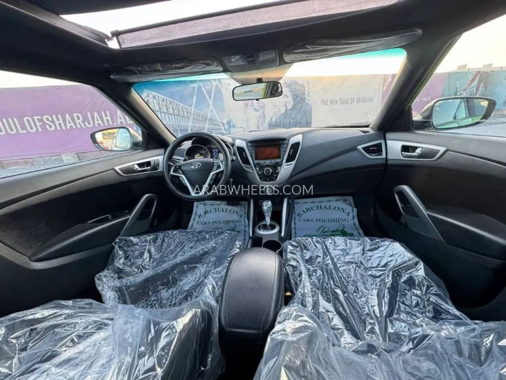 Hyundai Veloster 2016 for Sale in Sharjah Image-14
