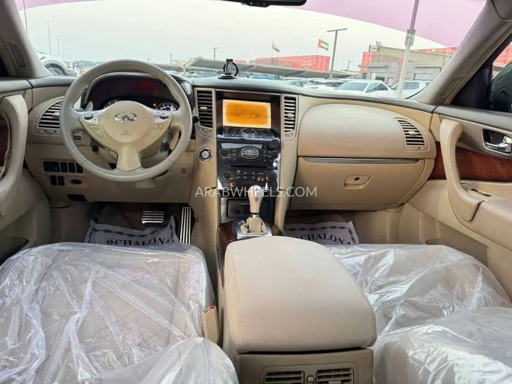 Infiniti FX35 2010 for Sale in Sharjah Image-7