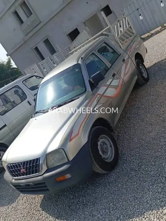 ميتسوبيشي L200 2004 for Sale in الشارقة Image-3