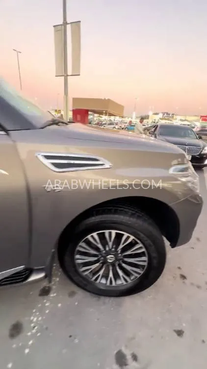 Nissan Patrol 2015 for Sale in Sharjah Image-33