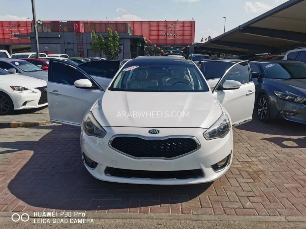 Kia Cadenza 2014 for Sale in Sharjah Image-11