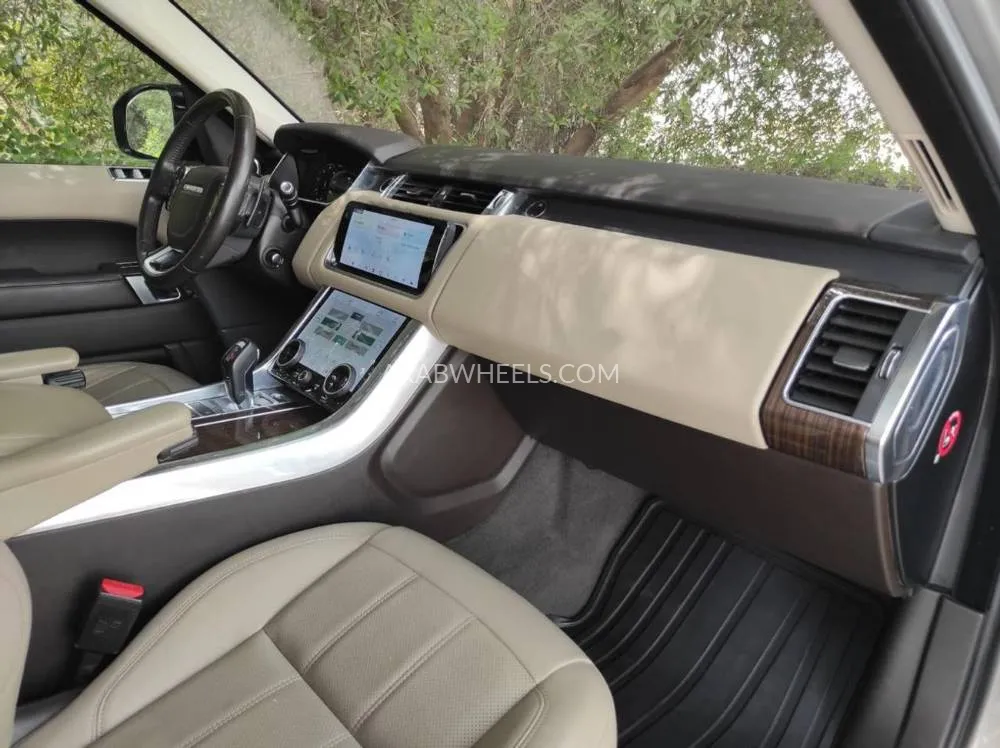 Land Rover Range Rover 2018 for Sale in Sharjah Image-13