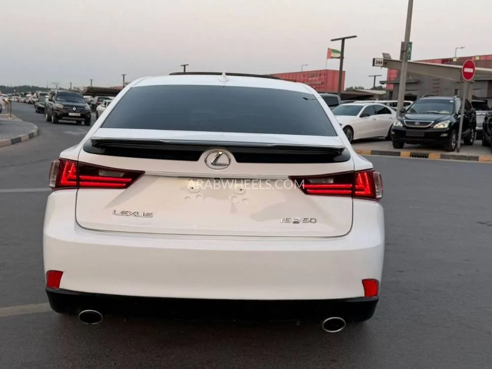 Lexus IS 2014 for Sale in Sharjah Image-13