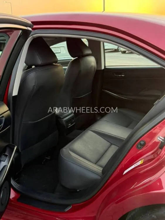 Lexus IS 2014 for Sale in Sharjah Image-7
