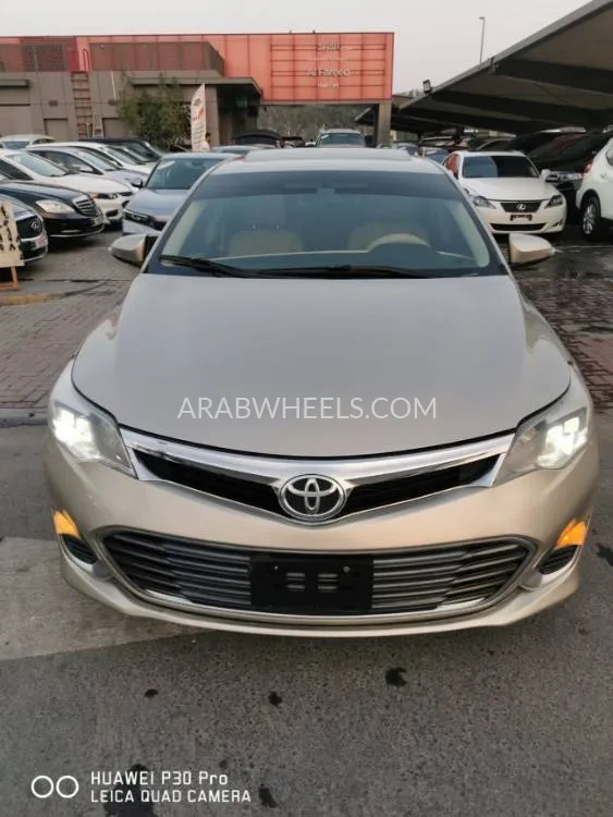 Toyota Avalon 2014 for Sale in Sharjah Image-8