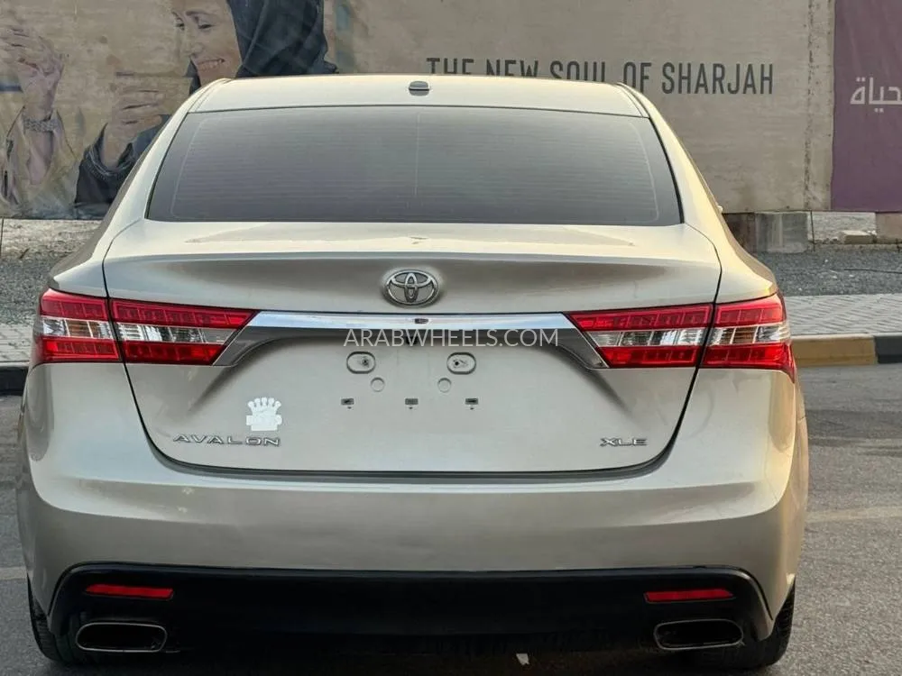 Toyota Avalon 2014 for Sale in Sharjah Image-11