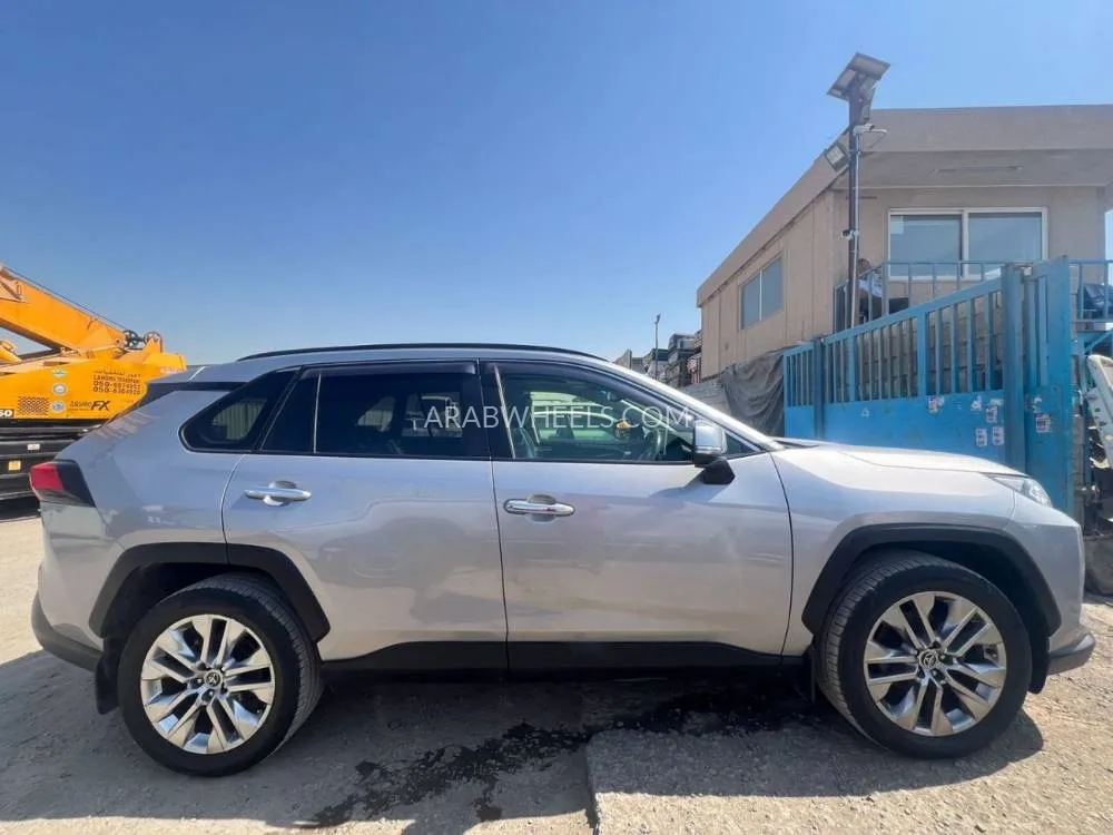 Toyota Rav4 2019 for Sale in Dubai Image-5