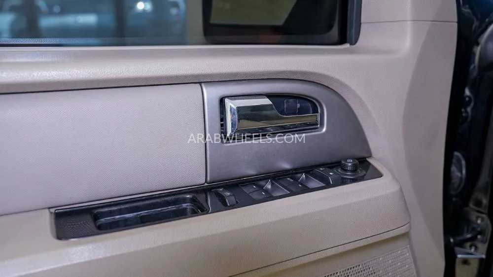 Ford Expedition 2014 for Sale in Sharjah Image-9
