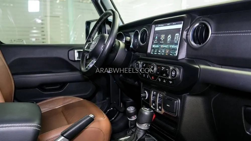 Jeep Wrangler 2022 for Sale in Sharjah Image-8