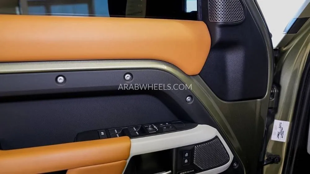Land Rover Defender 2024 for Sale in Sharjah Image-9
