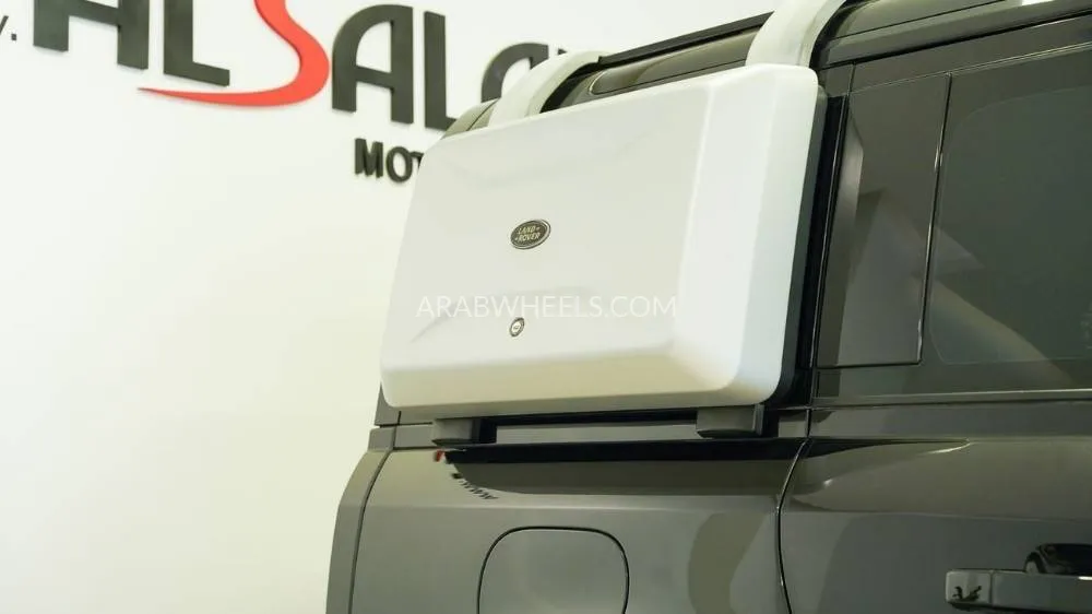 Land Rover Defender 2020 for Sale in Sharjah Image-18