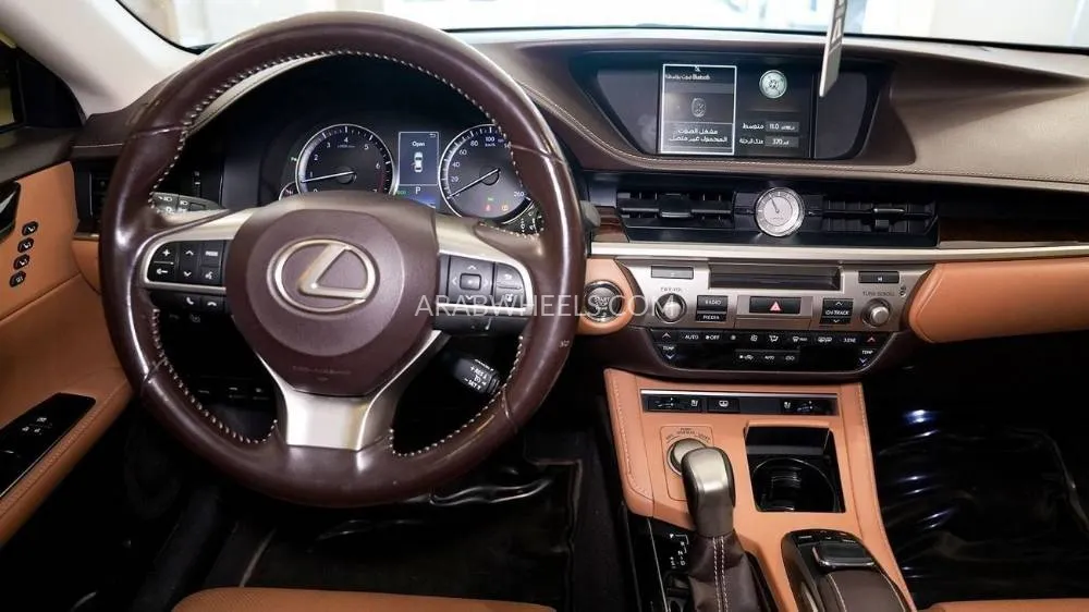 Lexus ES 2017 for Sale in Sharjah Image-5