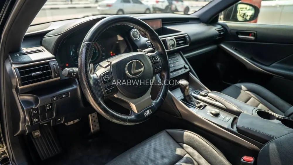 Lexus IS 2017 for Sale in Dubai Image-4