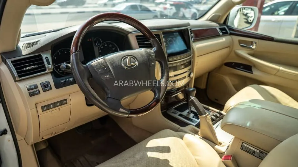Lexus LX 2015 for Sale in Dubai Image-4