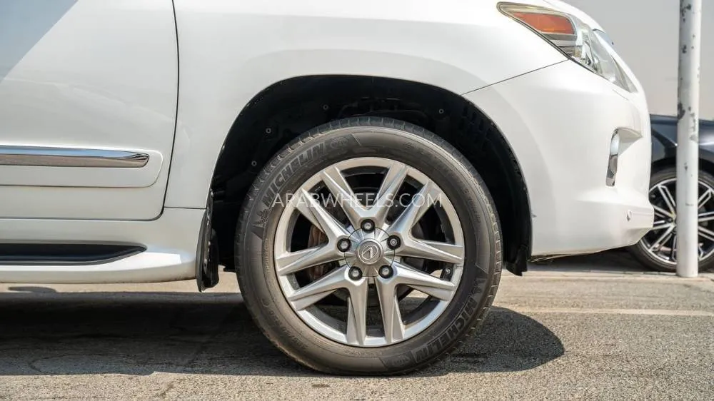 Lexus LX 2015 for Sale in Dubai Image-18