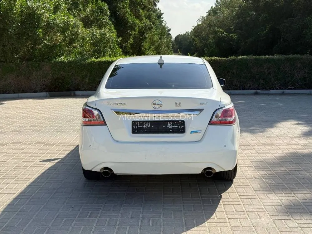 Nissan Altima 2016 for Sale in Sharjah Image-8