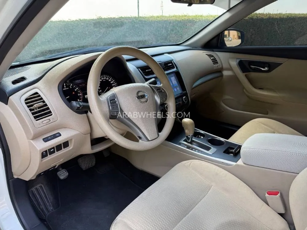 Nissan Altima 2016 for Sale in Sharjah Image-13