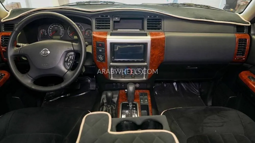 Nissan Patrol 2023 for Sale in Sharjah Image-8