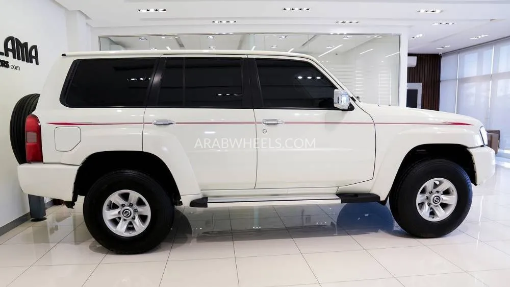 Nissan Patrol 2023 for Sale in Sharjah Image-15