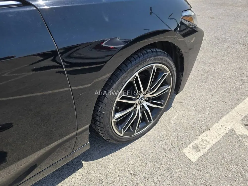 Toyota Avalon 2019 for Sale in Dubai Image-4