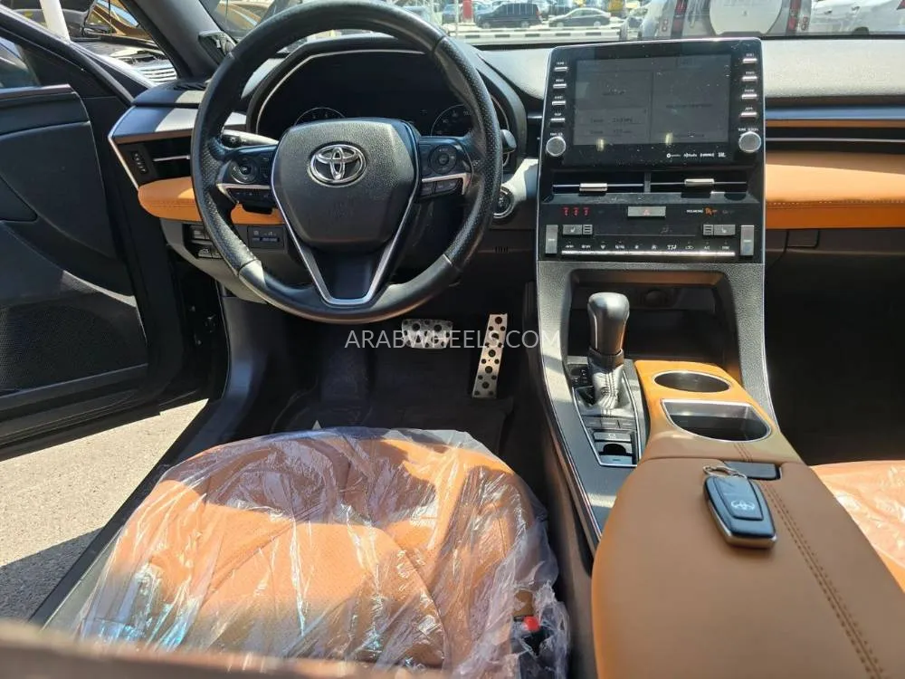 Toyota Avalon 2019 for Sale in Dubai Image-5