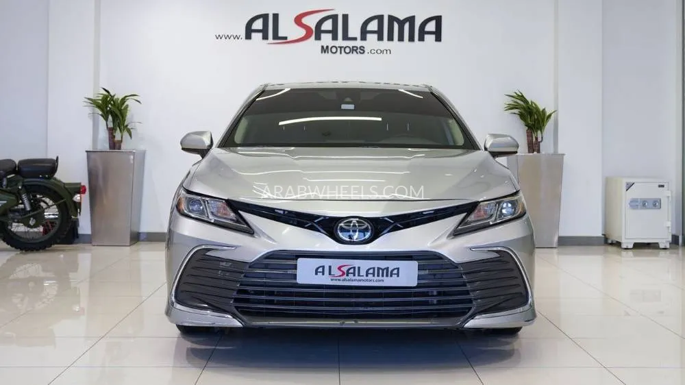 Toyota Camry 2023 for Sale in Sharjah Image-2