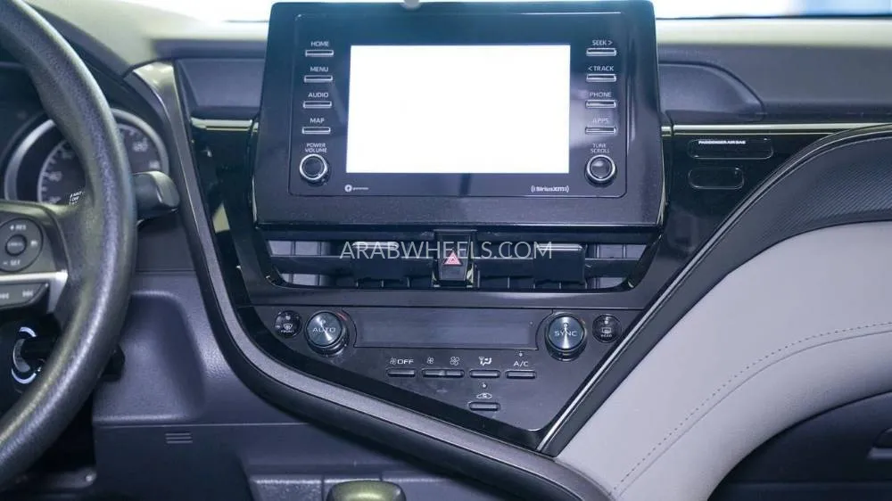 Toyota Camry 2023 for Sale in Sharjah Image-8