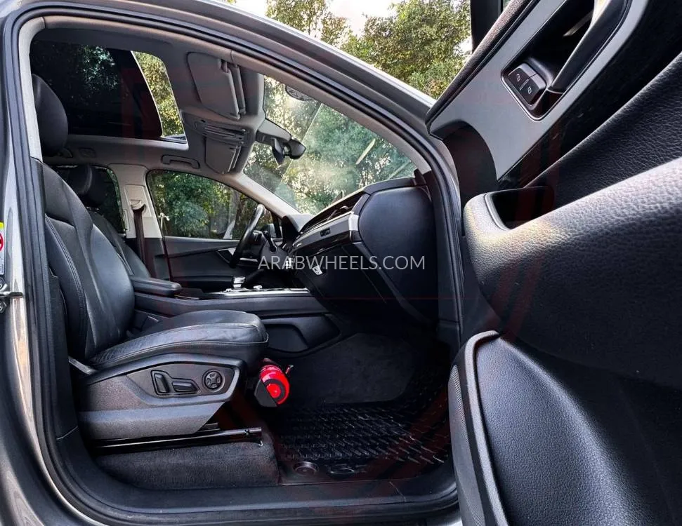 أودي Q7 2017 for Sale in الشارقة Image-10