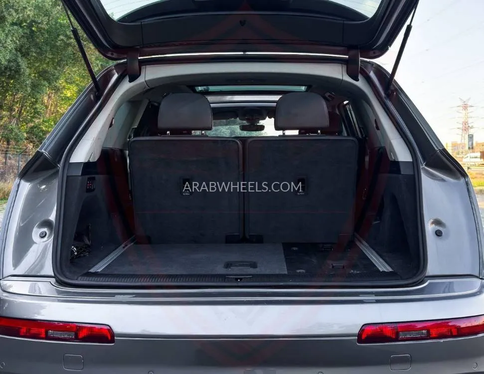 أودي Q7 2017 for Sale in الشارقة Image-13