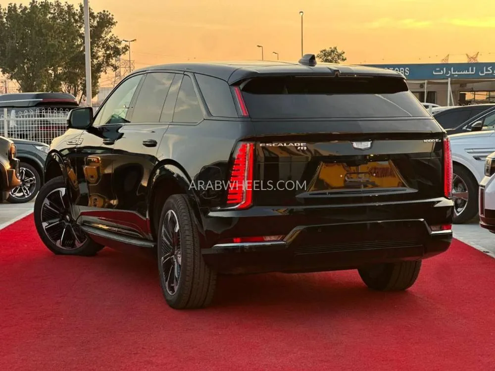 كاديلاك إسكاليد 2025 for Sale in دبي Image-2