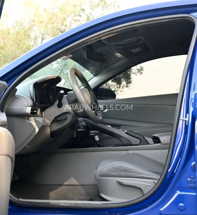 Hyundai Elantra 2022 for Sale in Sharjah Image-8