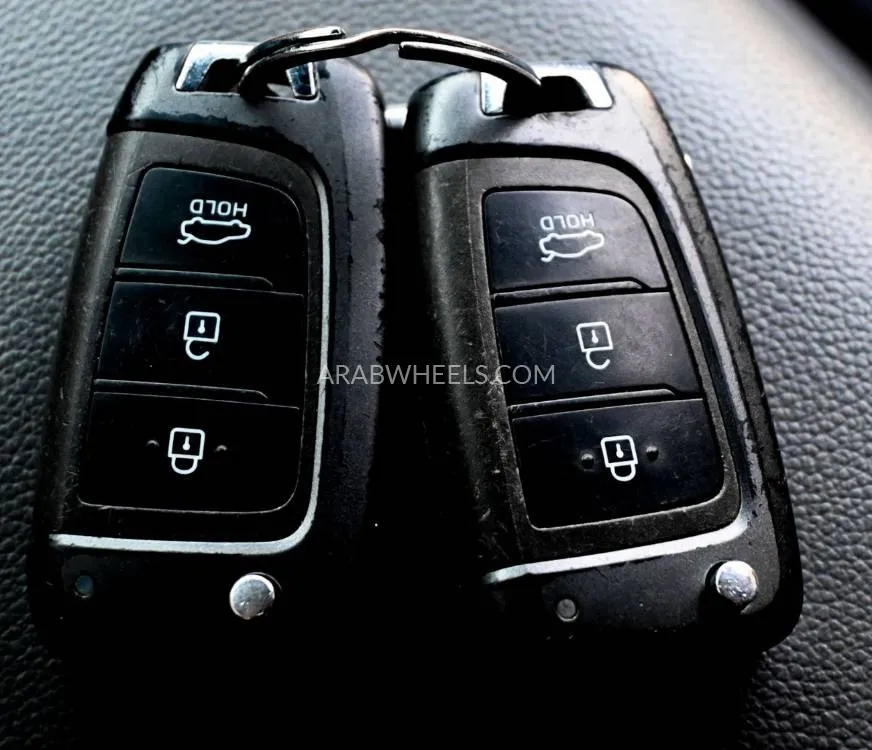 Hyundai Elantra 2022 for Sale in Sharjah Image-15